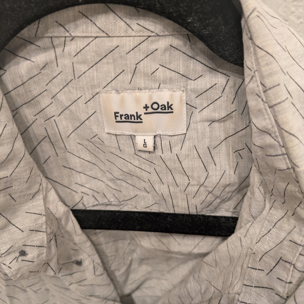 Men's Patterned Gray Button-Down Shirt - image 2